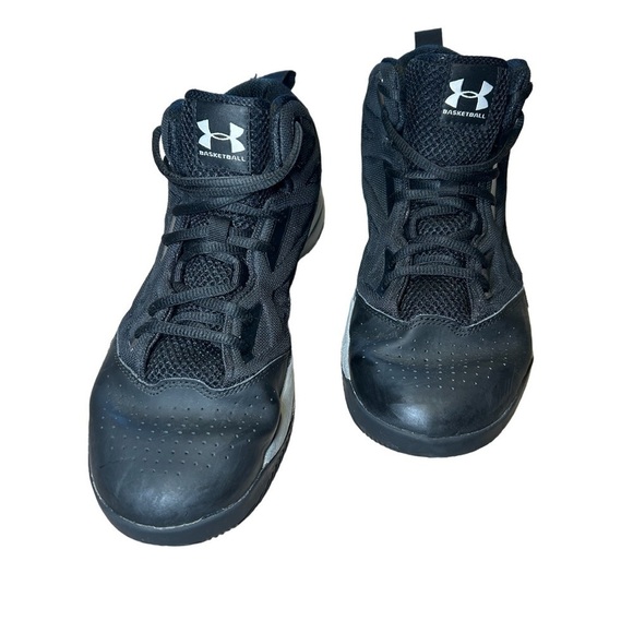 UNDER ARMOUR BASKETBALL MID TOP SNEAKERS IN BLACK, MENS SIZE 10.5 - Picture 2 of 9